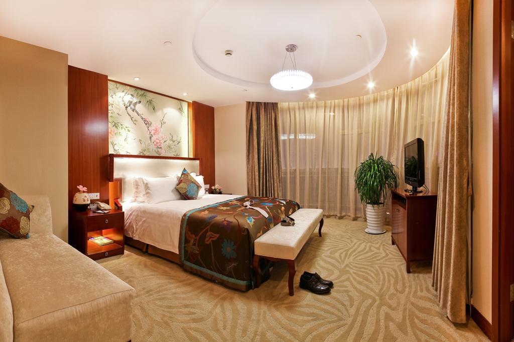 Landison Plaza International Hotel Zhenjiang  Exterior photo