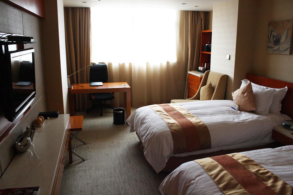 Landison Plaza International Hotel Zhenjiang  Exterior photo