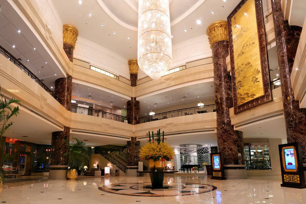 Landison Plaza International Hotel Zhenjiang  Exterior photo