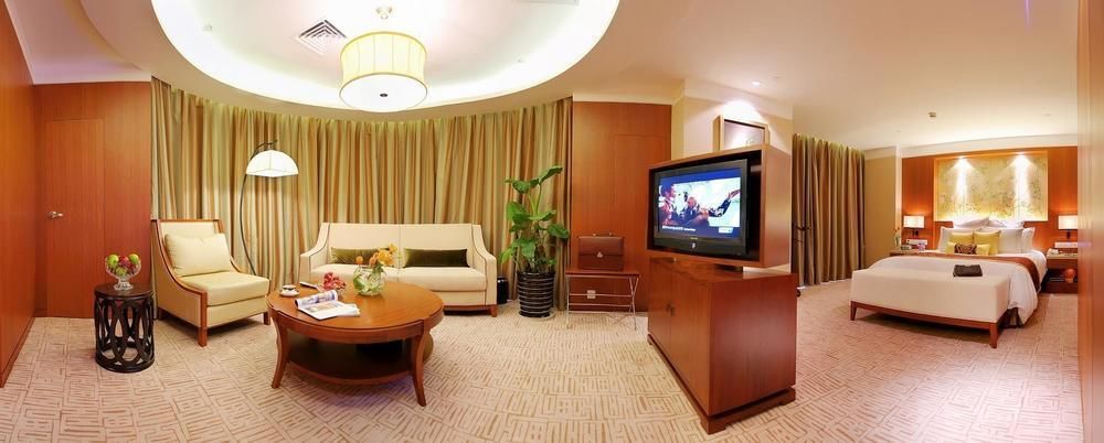 Landison Plaza International Hotel Zhenjiang  Exterior photo