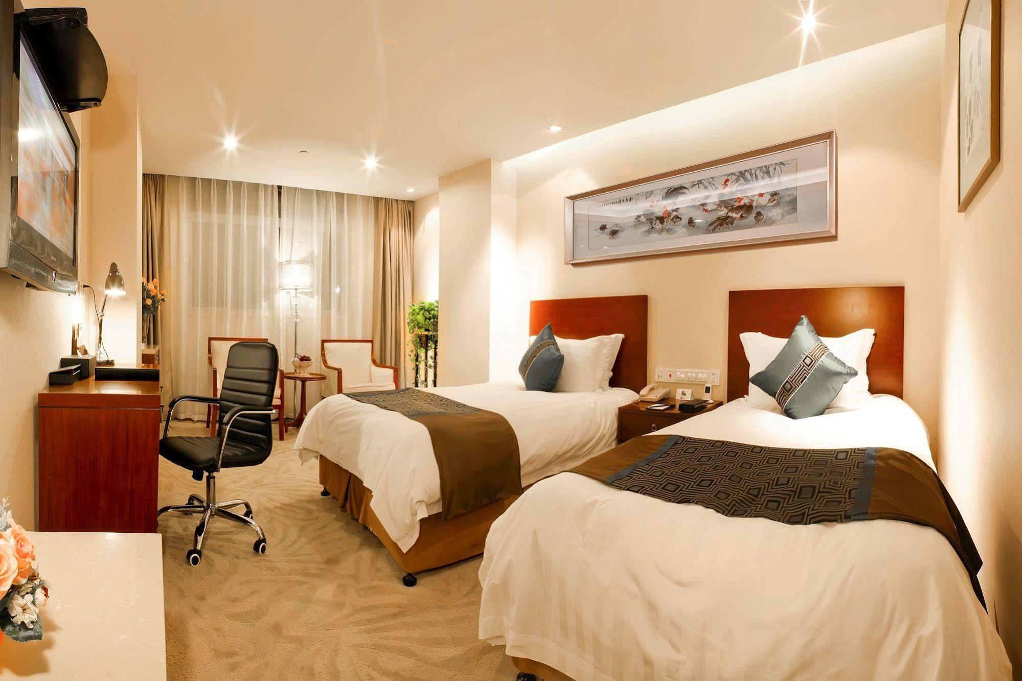 Landison Plaza International Hotel Zhenjiang  Exterior photo